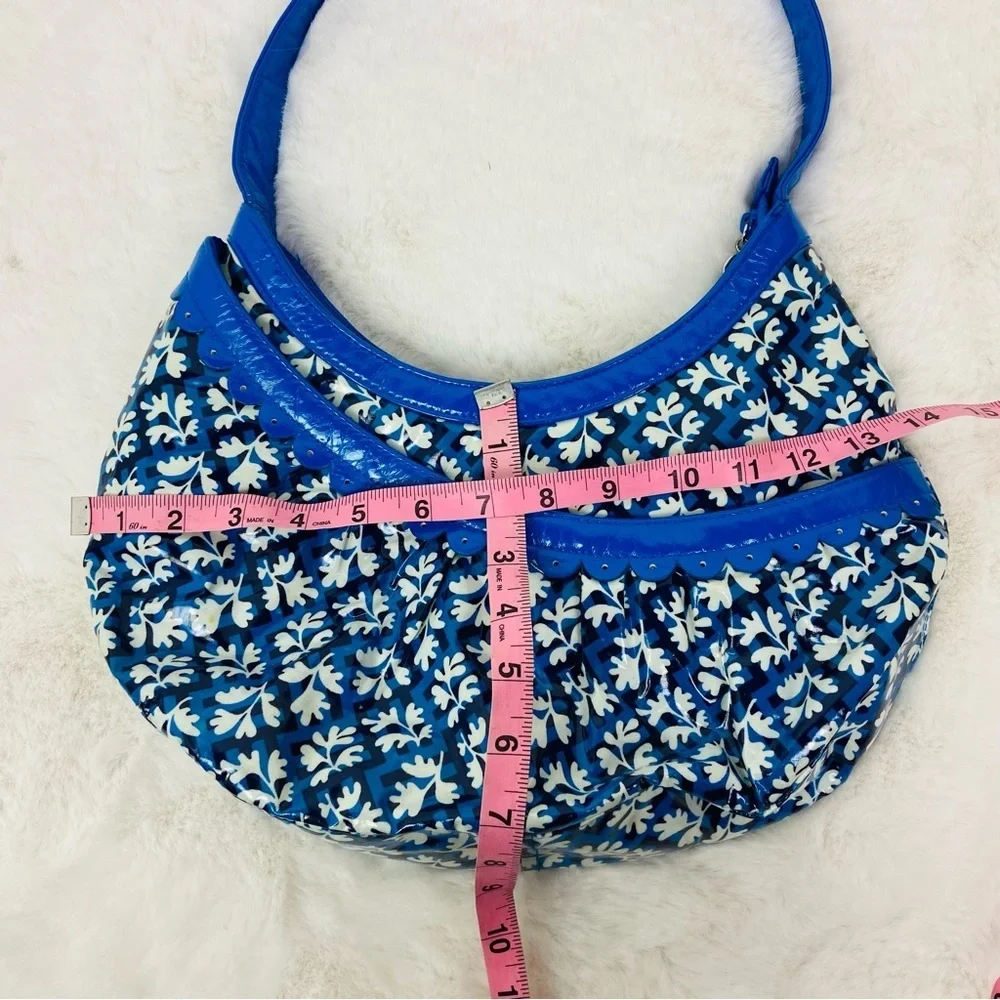 Vera Bradley Frills Hotsy Totsy Hobo Bag vibrant Blue Lagoon floral pattern